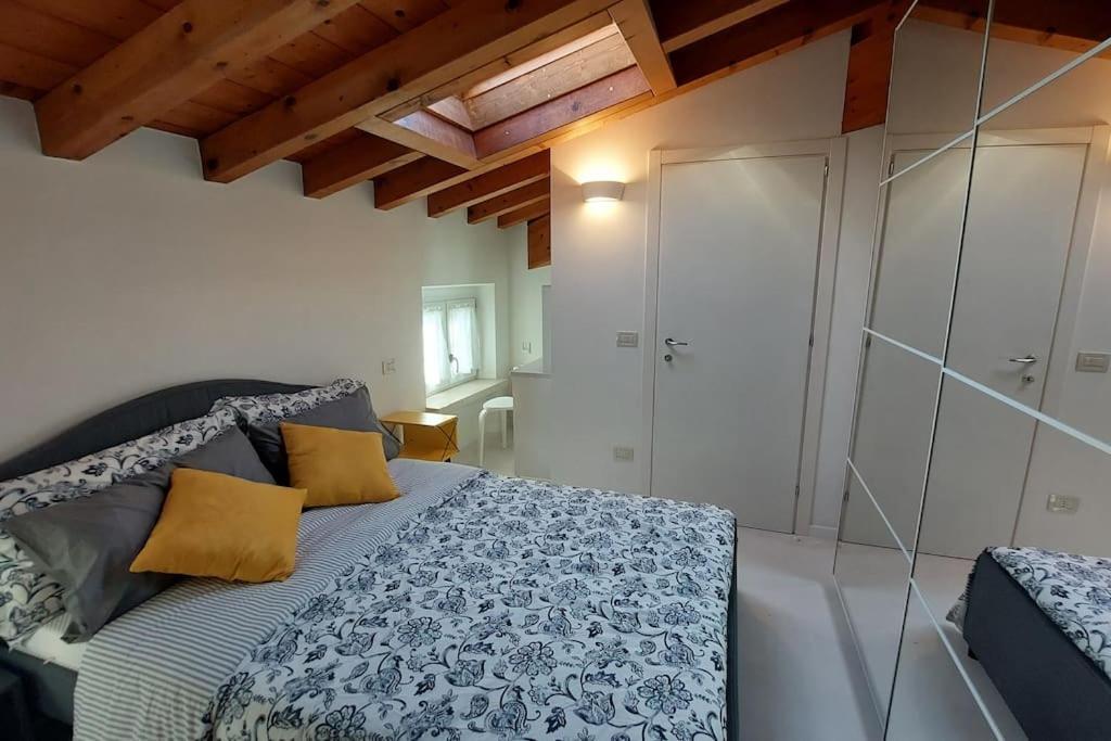 Sui Tetti Di Valeggio - Holiday Apartment Valeggio sul Mincio Esterno foto