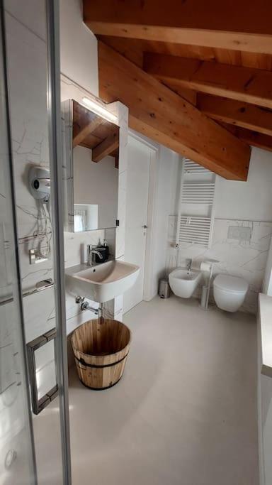 Sui Tetti Di Valeggio - Holiday Apartment Valeggio sul Mincio Esterno foto