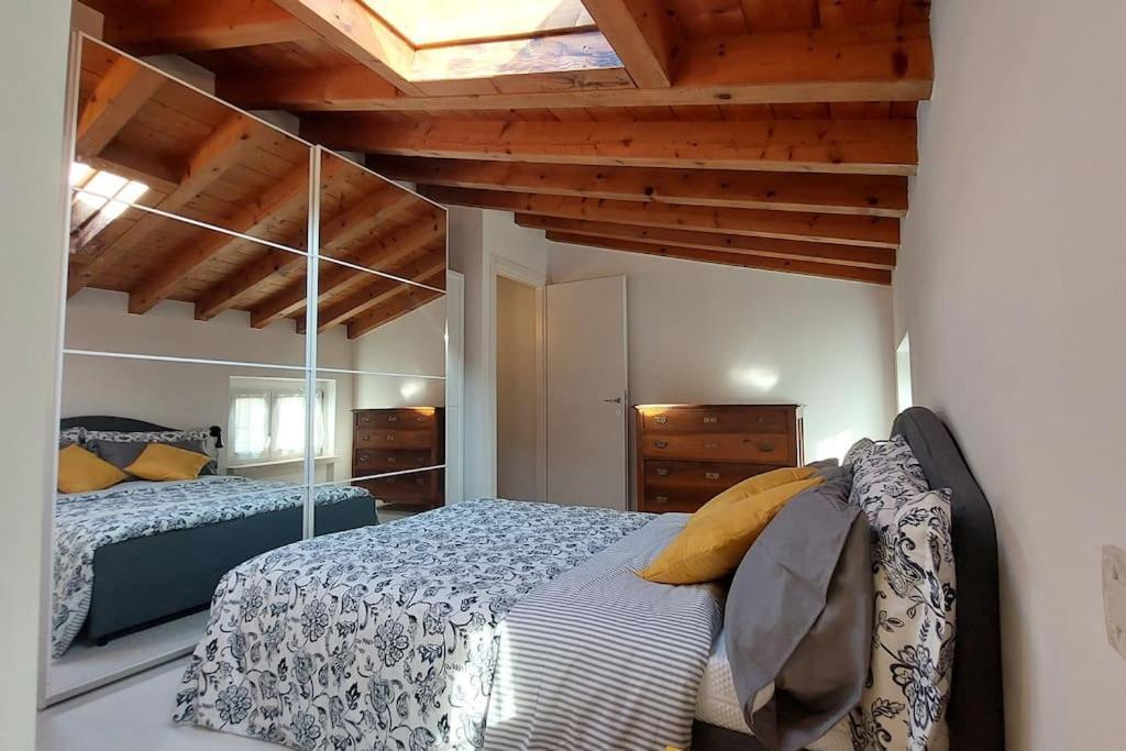 Sui Tetti Di Valeggio - Holiday Apartment Valeggio sul Mincio Esterno foto